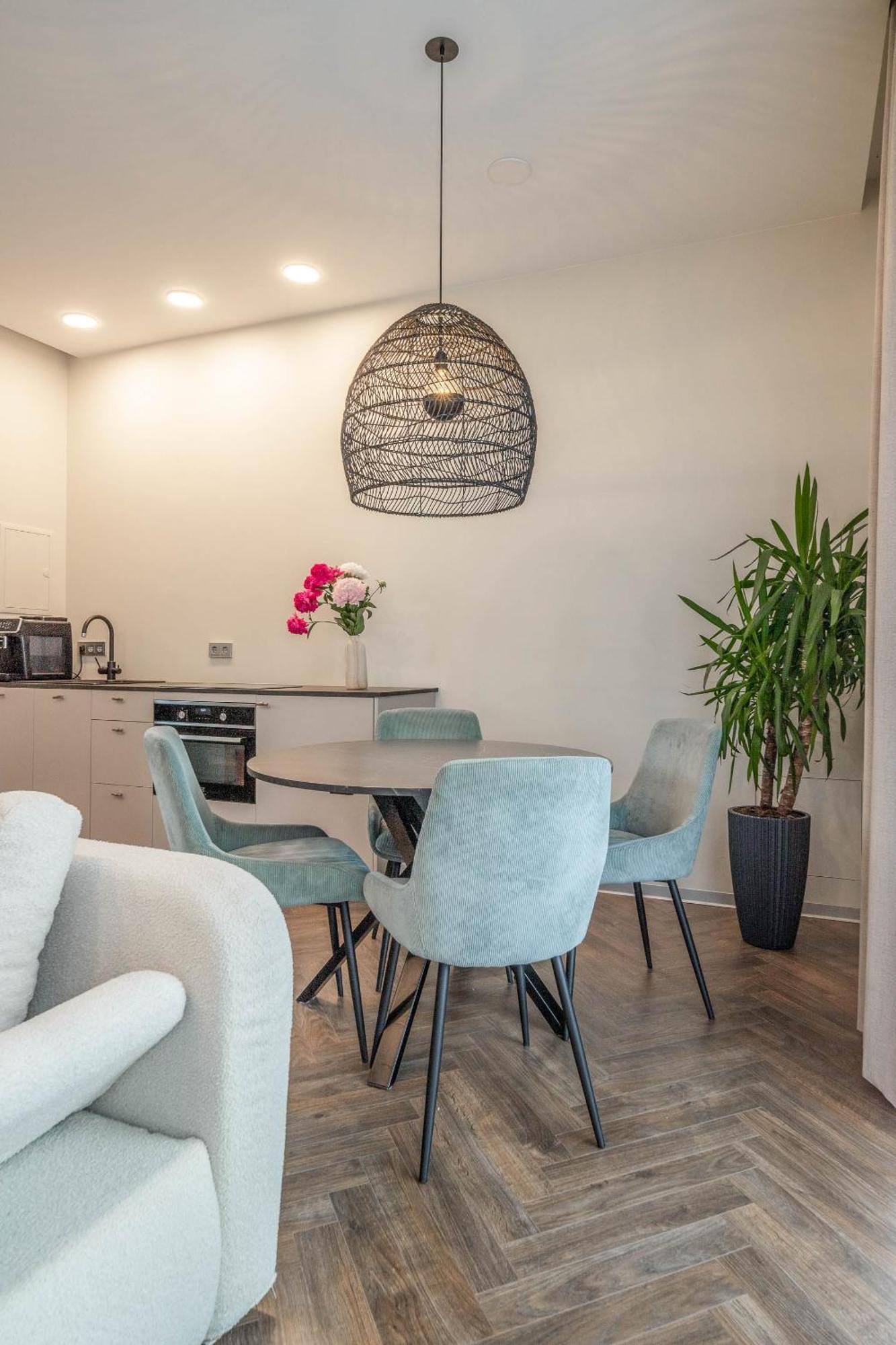 Green House Downtown Apartments With Private Free Parking And Bike Storage Klaipėda Eksteriør billede